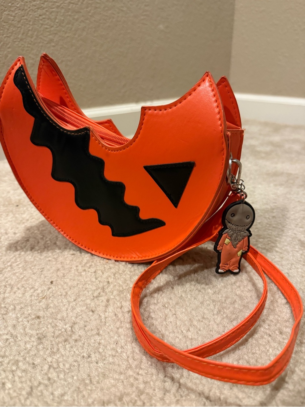 101.Trick r Treat Orange Pumpkin Jack-O'-Lantern Crossbody Bag for Women - Picture 4 of 9